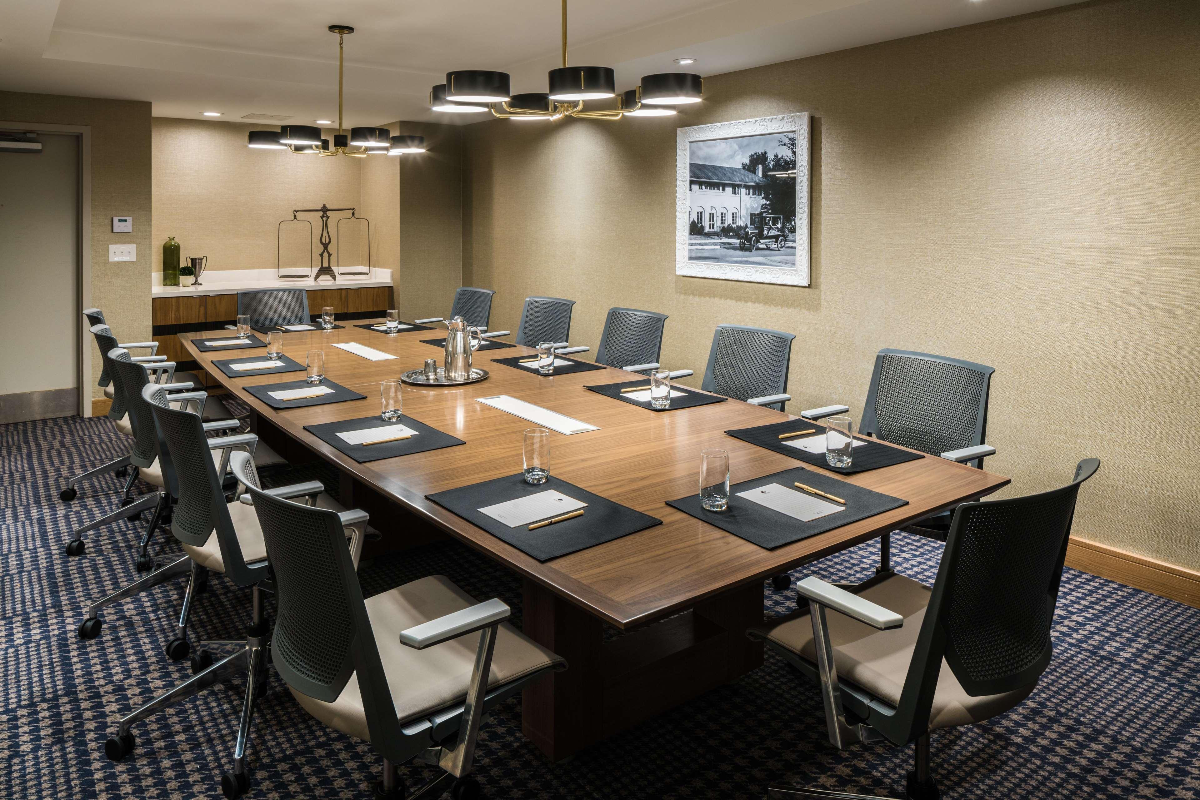 Doubletree By Hilton Gainesville Buitenkant foto