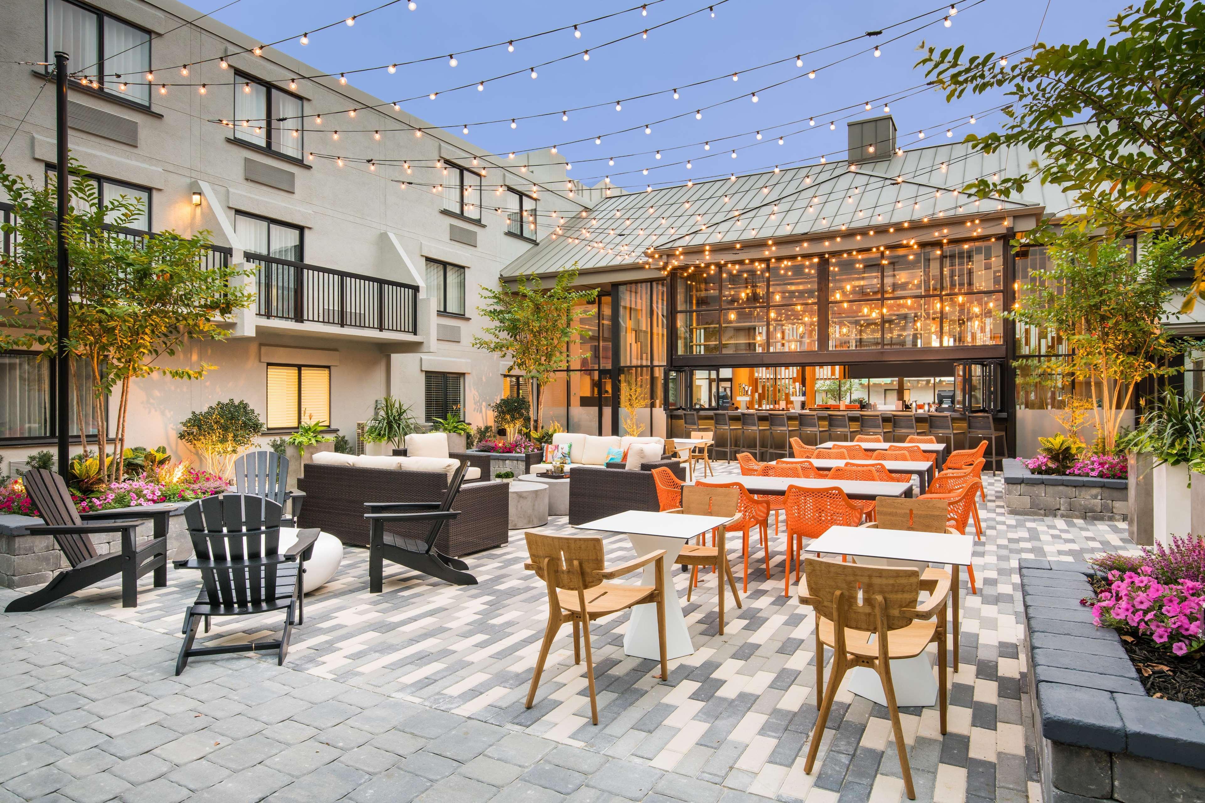 Doubletree By Hilton Gainesville Buitenkant foto