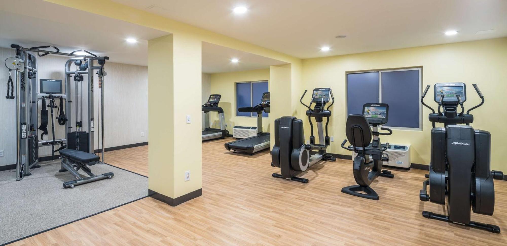 Doubletree By Hilton Gainesville Buitenkant foto