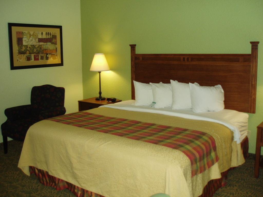 Doubletree By Hilton Gainesville Buitenkant foto